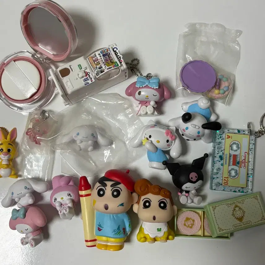 [BUNJANG] Sanrio Crayon Shin-chan Mezushi Figure Bundle Set / 산리오 짱구 메지루시 피규어 일괄 판매