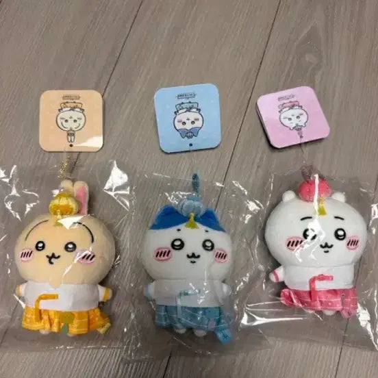 [BUNJANG] Chiikawa Hanbok Mascot Set (3 Types) / 치이카와 한복 마스코트 3종 하치와레, 우사기, 치이카와 (현물)