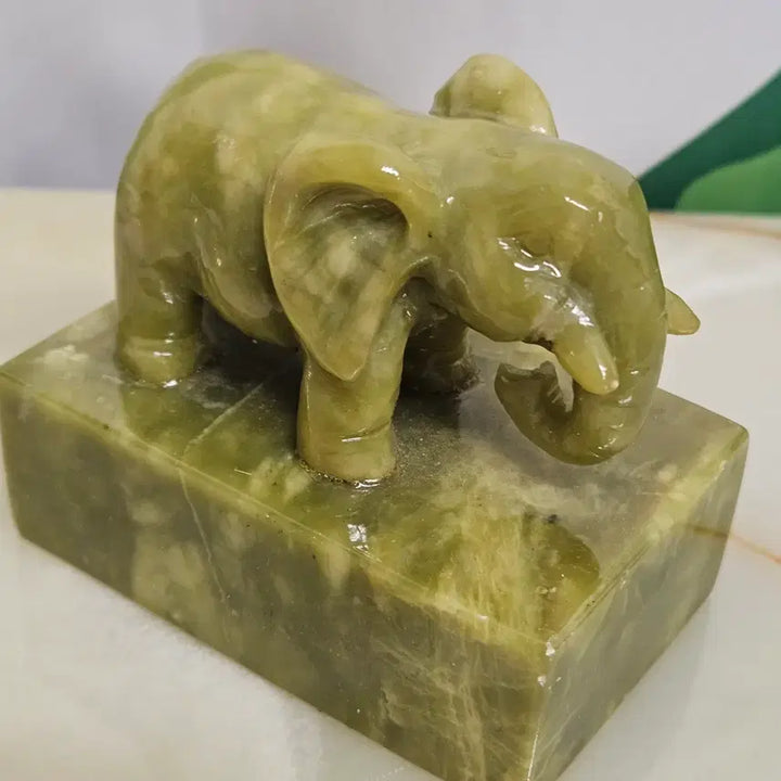 [BUNJANG] Jade Elephant Figurine 553.5g / 옥 코끼리 낙관 조각품 553.5g오늘만이가격