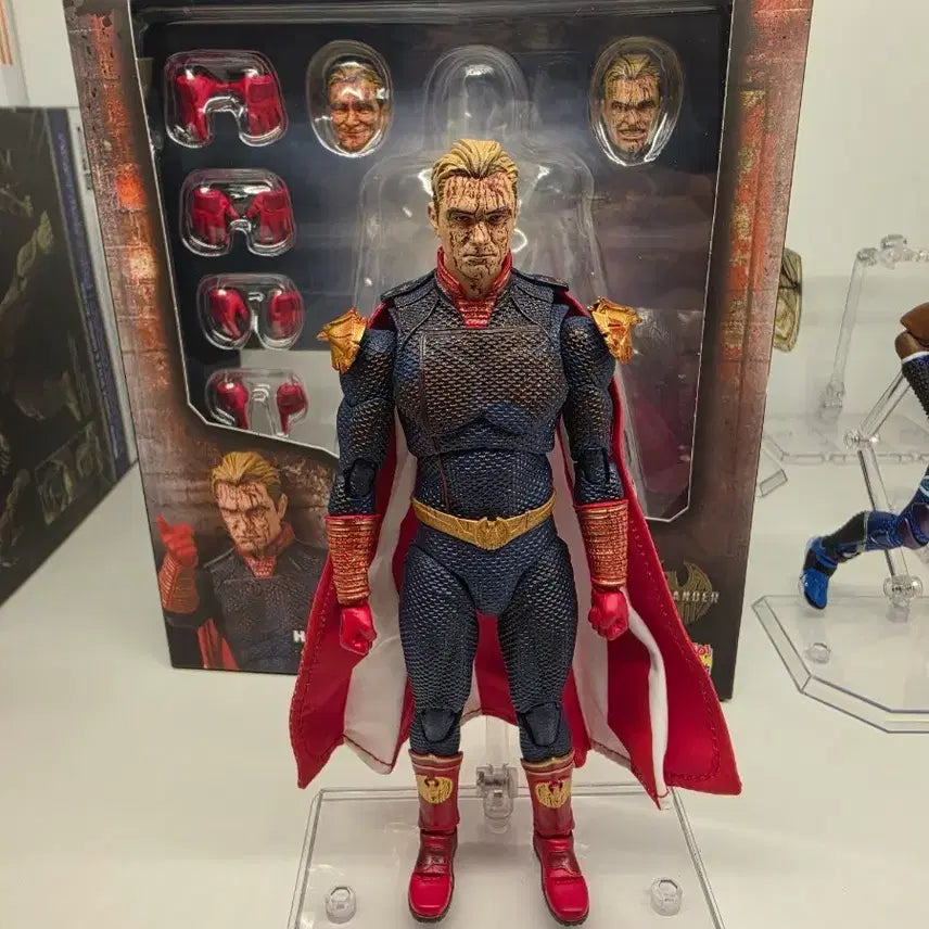 [BUNJANG] MAFEX Homelander (Blood Splatter) Action Figure / 마펙스 홈랜더 (블러드 스플래터)모든 구성품 포함이며하자없이 관절 좋습니다택포 12