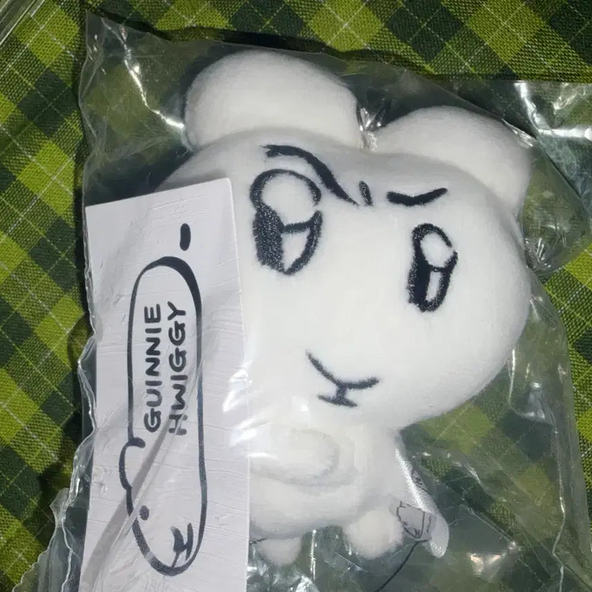 [BUNJANG] GiNi HwiGi 2 Doll Keychain / 기니휘기 2 인형 키링