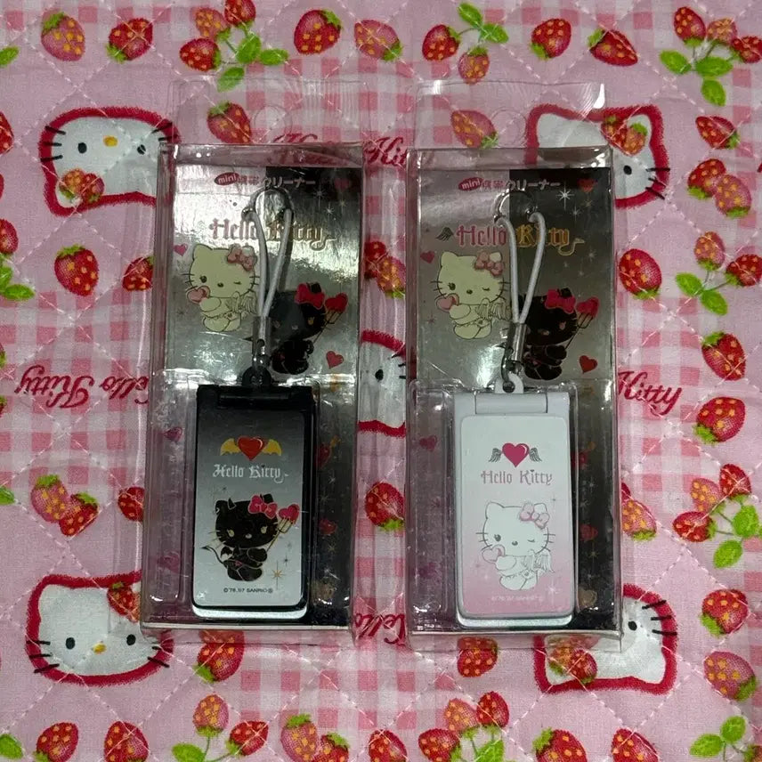 [BUNJANG] Classic Angel Devil Kitty Strap Phone Cleaner / 고전 천사 악마 키티 스트랩 핸드폰형 클리너
