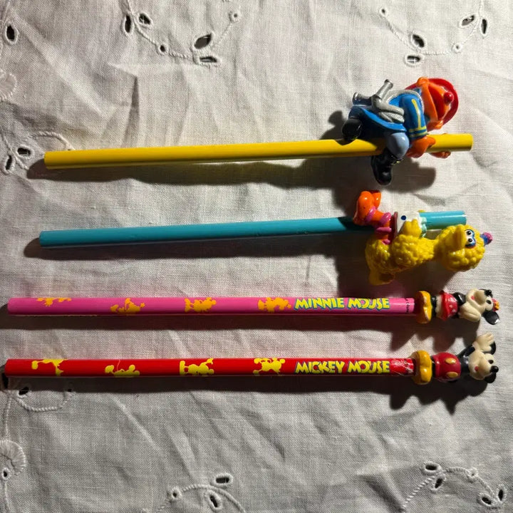 [BUNJANG] Classic Mickey Mouse &amp; Sesame Street Pencils Set / 고전 미키마우스 연필, 세서미스트리트 연필