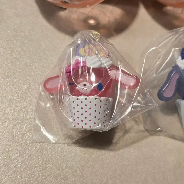 [BUNJANG] Bandai Sugarbunnies Cupcake Charm Keychain Gacha Set / 반다이 슈가바니즈 컵케이크 참 키링 가챠
