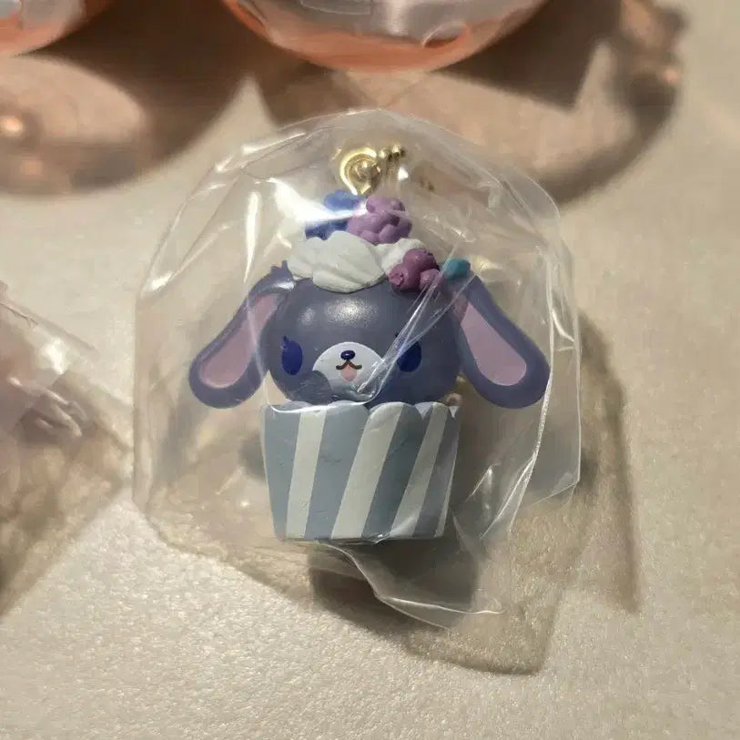 [BUNJANG] Bandai Sugarbunnies Cupcake Charm Keychain Gacha Set / 반다이 슈가바니즈 컵케이크 참 키링 가챠