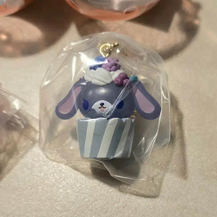 [BUNJANG] Bandai Sugarbunnies Cupcake Charm Keychain Gacha Set / 반다이 슈가바니즈 컵케이크 참 키링 가챠