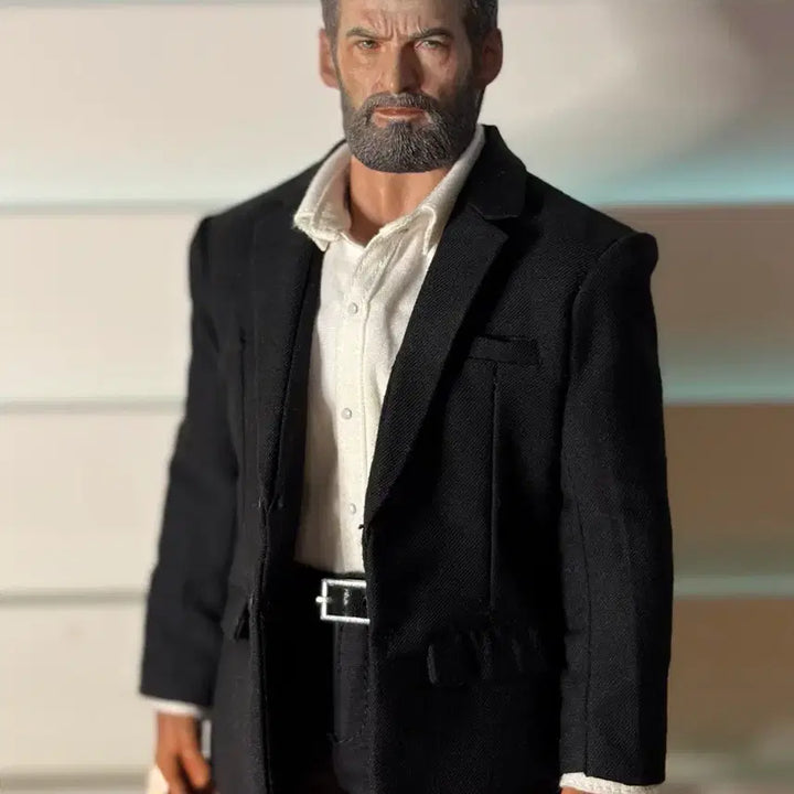 [BUNJANG] Logan Artist Custom Figure (Yelim Painted) / (핫토이X) 로건 작가작 (예림도색)