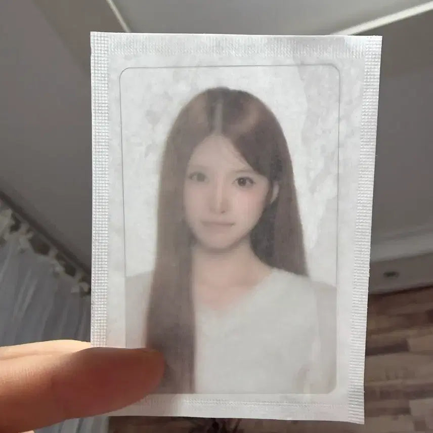 [BUNJANG] Lisinié JENA Sealed Photocard / 미개봉 리센느빵 포카 제나