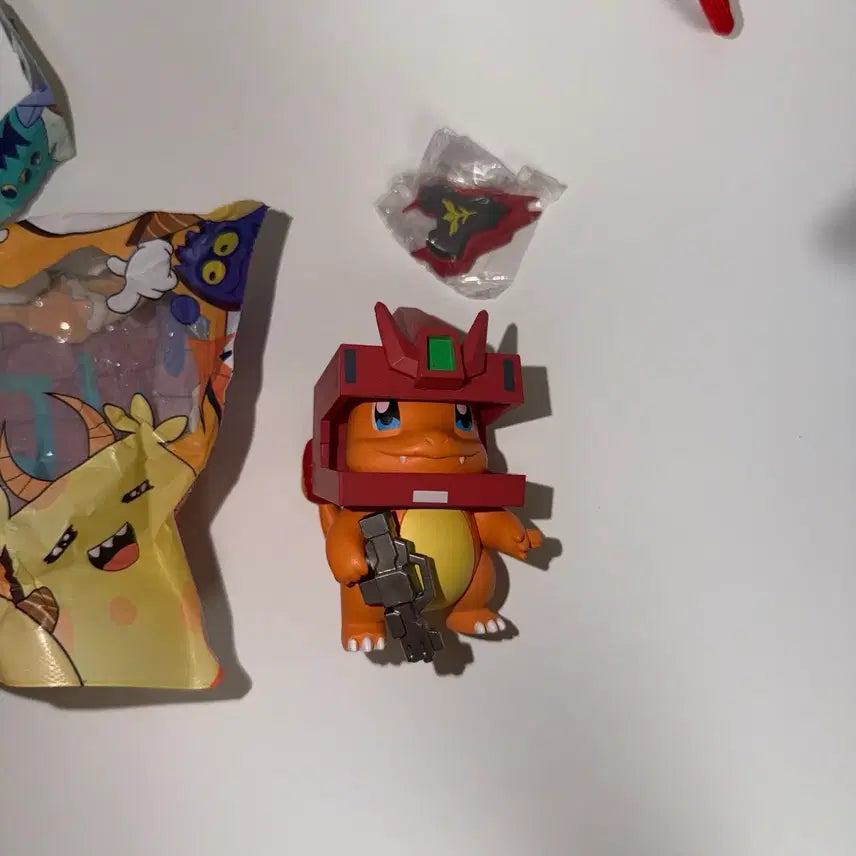 [BUNJANG] Pokemon x Gundam Charizard Figure (Simple Unboxing) / 포켓몬스터 건담 파이리 피규어 단순개봉 새상품