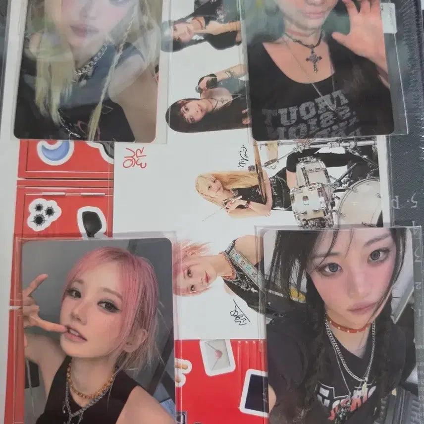 [BUNJANG] QWER CRACK Collaboration Winner Benefit Set (Photocard + Postcard) / QWER  크랙 콜라보 당첨자 특전 세트(포카+엽서)