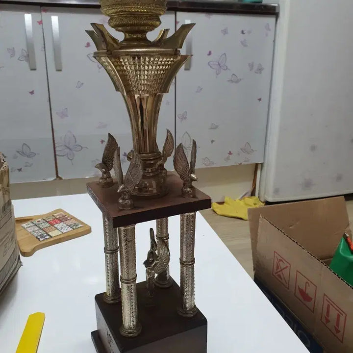 [BUNJANG] Brass Trophy Ornament Unique Design / 트로피 황동 장식 고유 디자인