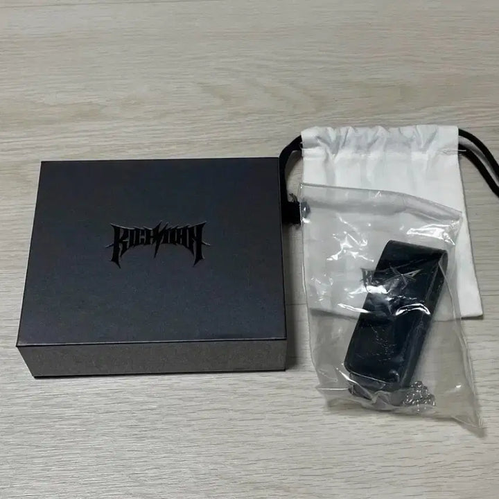 [BUNJANG] Aespa Winter Richman MD Keyring Case / 에스파 윈터 리치맨 MD 키링 케이스