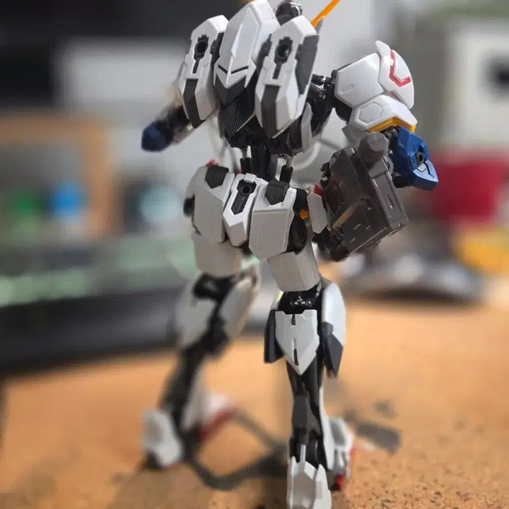 [BUNJANG] Gundam Barbatos MG Grade Kit-Built Model / MG 발바토스 가조립
