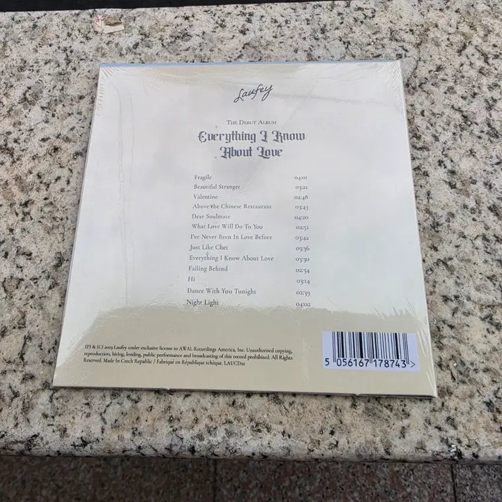 [BUNJANG] Laufey Everything I Know About Love CD / laufey CD