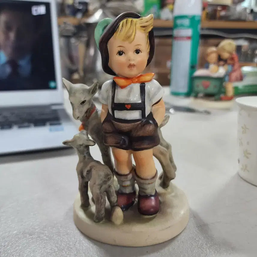 [BUNJANG] 1960s German Goebel Hummel Figurine Height 13.3cm / 1960년대 독일 흠멜 괴벨 높이13.3cm25000원