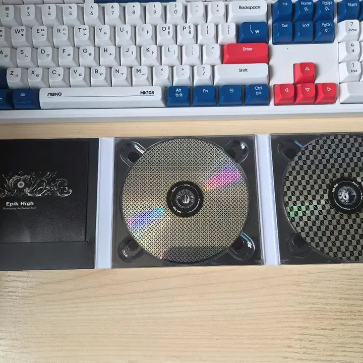 [BUNJANG] Epik High Vol. 4 Album / 에픽하이 4집 판매합니다자켓 표면에 사용감 약간 있고 CD 스크래치 없습니다