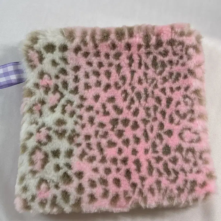 [BUNJANG] Lovely Brill Pink Leopard Fur Pouch with Kitty Strap / 러블리브릴 핑크 호피퍼 파우치 갸루 y2k 산리오 고전문구 고전키티스트랩