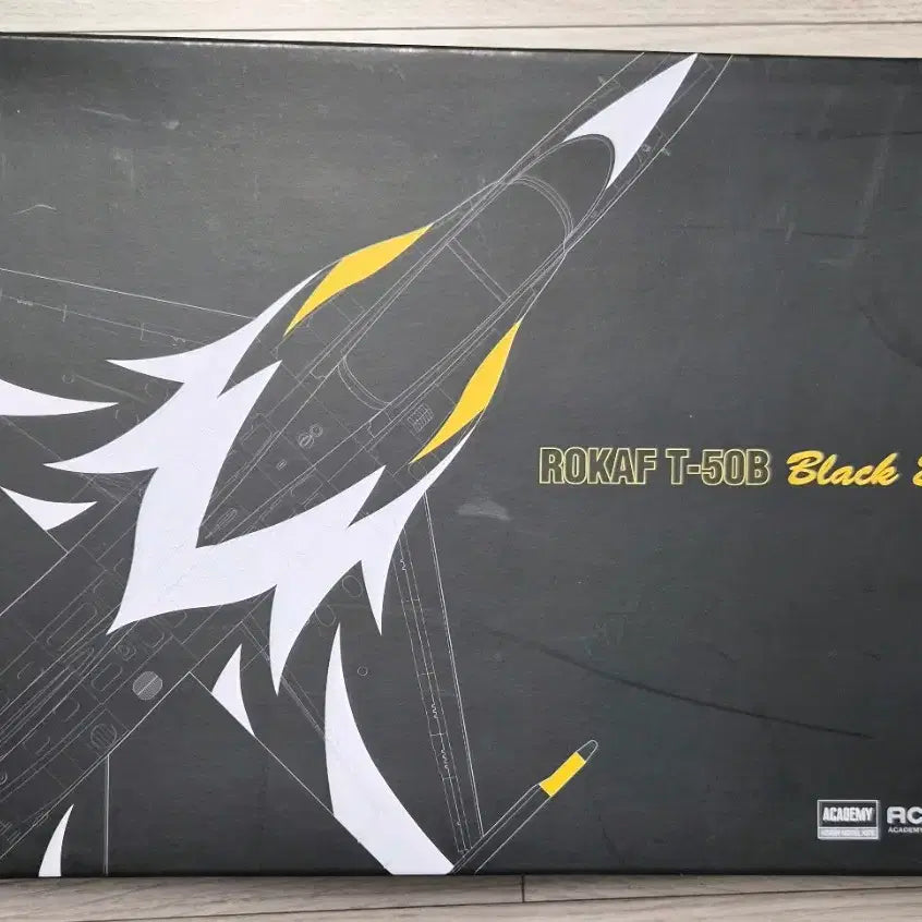 [BUNJANG] Academy ROKAF T-50B Black Eagles Model Kit (1/12242 Scale) / 아카데미 ROKAF T-50B 블랙이글 12242 미개봉