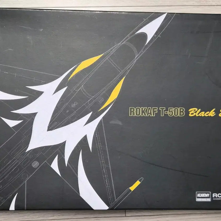 [BUNJANG] Academy ROKAF T-50B Black Eagles Model Kit (1/12242 Scale) / 아카데미 ROKAF T-50B 블랙이글 12242 미개봉