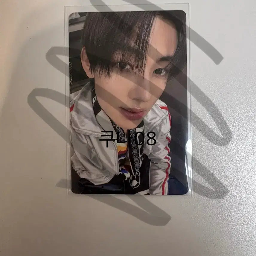 [BUNJANG] KORTIZ Eom Sung Han Iz We 4th Generation Photocard / 코르티스 엄성현 이즈위 4차 포카 양도합니다