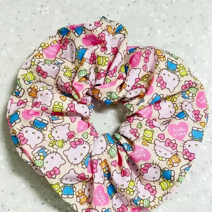 [BUNJANG] Sanrio Hello Kitty Pattern Scrunchie Hair Tie / 산리오 헬로키티 패턴 스크런치 헤어슈슈 밴드