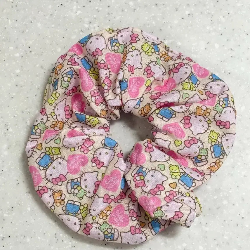 [BUNJANG] Sanrio Hello Kitty Pattern Scrunchie Hair Tie / 산리오 헬로키티 패턴 스크런치 헤어슈슈 밴드