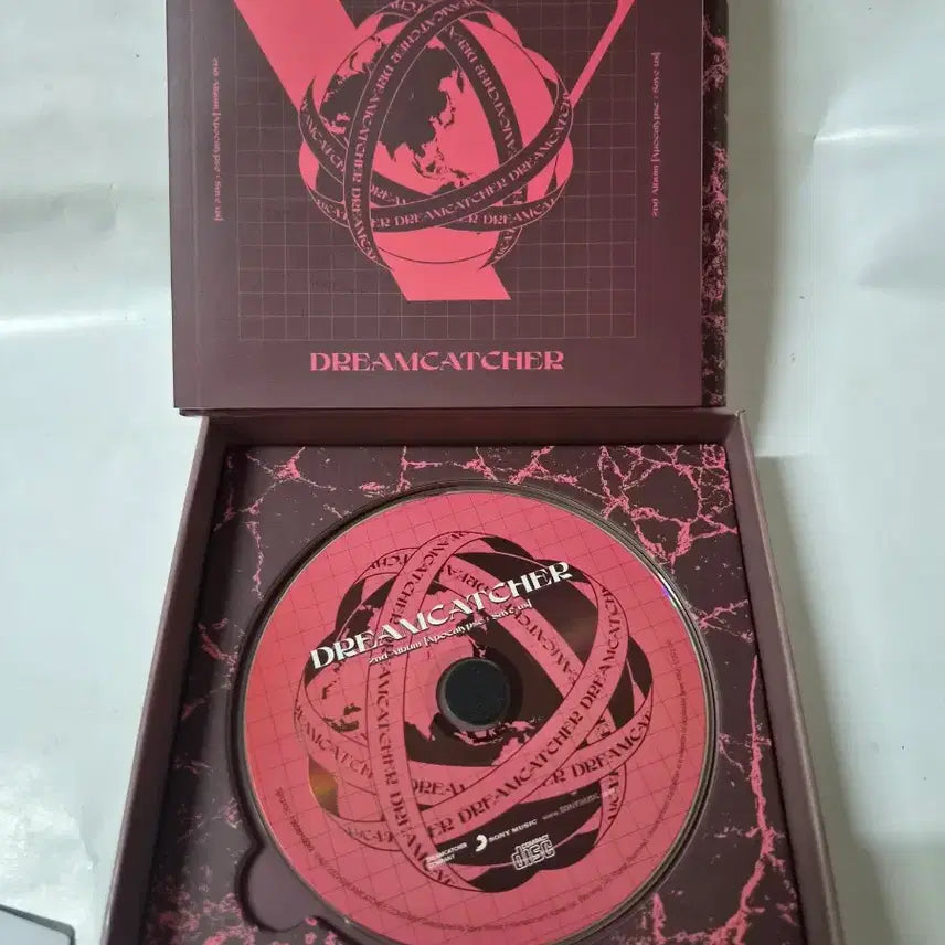 [BUNJANG] Dreamcatcher Apocalypse: Save Us 2nd Album Signed CD / (NOT FOR SALE)드림캐쳐 2집 Apocalypse: Save Us 전원싸인 cd 올려봅니다 민트급입니다