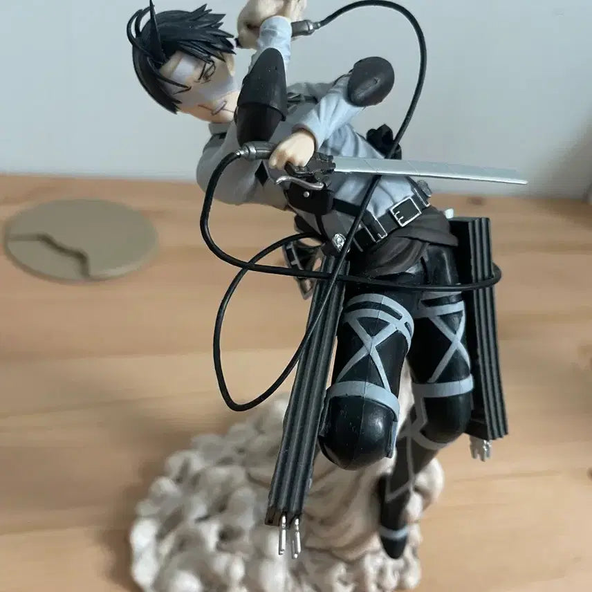 [BUNJANG] Attack on Titan Levi Tsuchi-Ullm B Prize Figure / 진격의거인 리바이 땅울림 b상 피규어