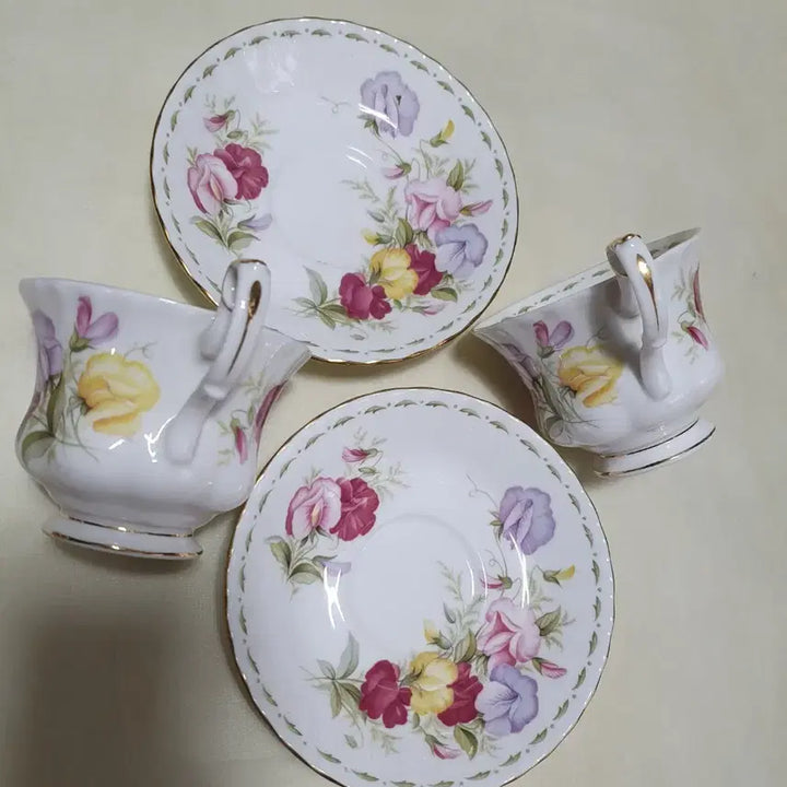 [BUNJANG] Vintage Royal Albert April Teacup Set (2-Person) / 빈티지 로얄알버트4월찻잔 세트