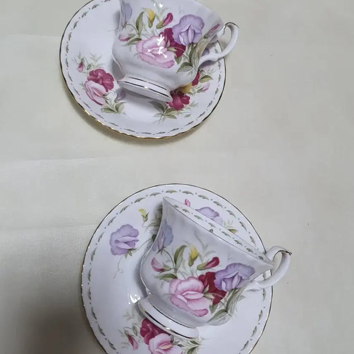 [BUNJANG] Vintage Royal Albert April Teacup Set (2-Person) / 빈티지 로얄알버트4월찻잔 세트
