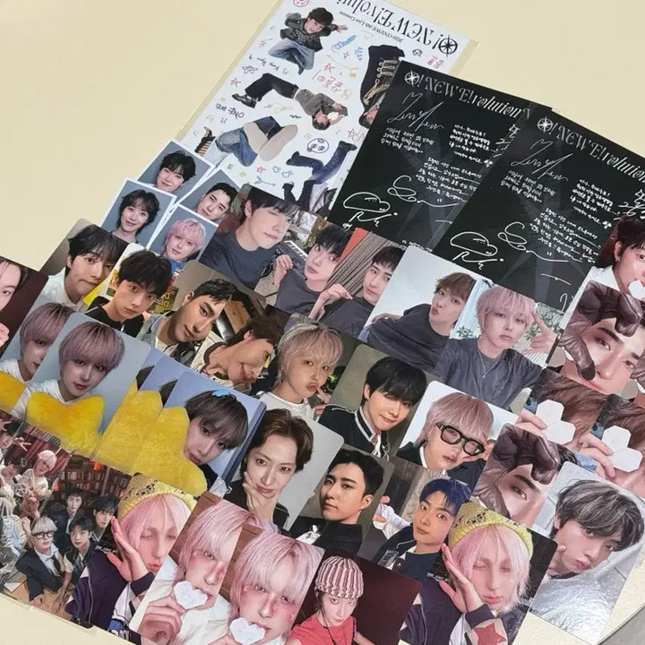 [BUNJANG] ONEWE Onew New Balance Lucky Draw Photocard Postcard Bundle Set / 원위 포카 증명사진 오뉴블 럭드 스크래치 반팔 미공포 한정 엽서