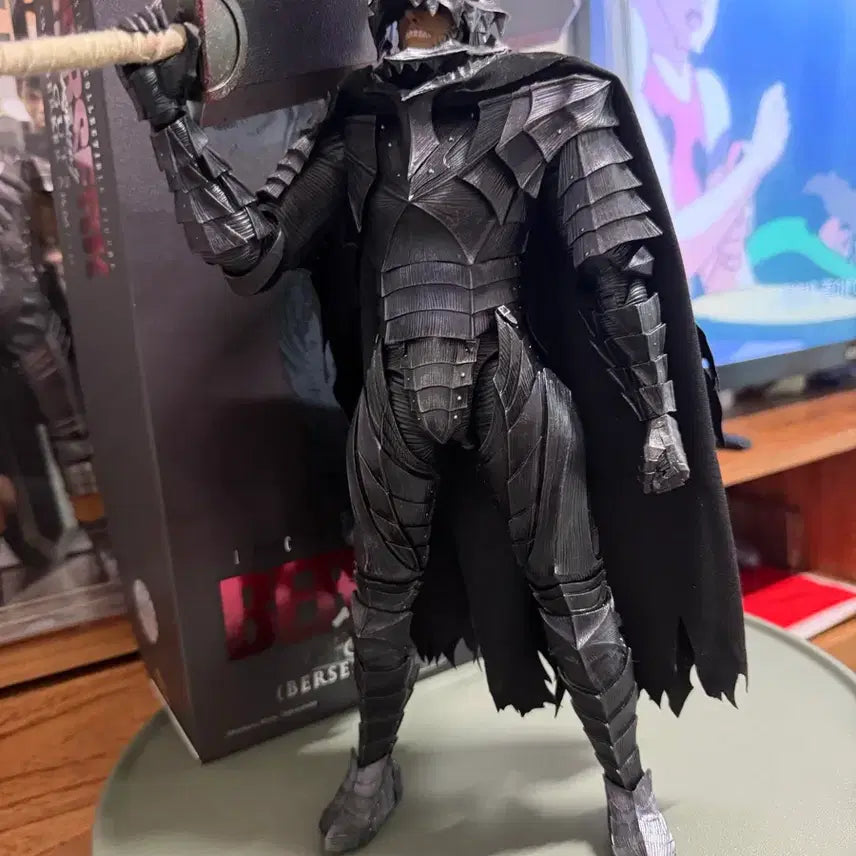 [BUNJANG] ThreeZero Berserk Black Swordsman Figure (Repaired Elbow) / 쓰리제로 베르세르크광전사 일반 팔꿈치 파손(순접)