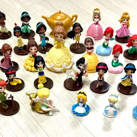 [BUNJANG] Disney Princesses Miniature Gacha Figures Bundle Set / 디즈니 백설라푼젤신데렐라모아나인어공주알라딘프린세스 피규어미너어쳐처가챠 disney figure miniature gatcha일괄떨이