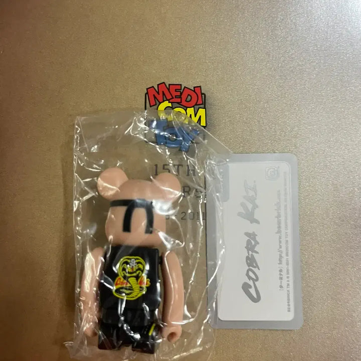 [BUNJANG] Bearbrick Artist Cobra Kai Series 42 / 베어브릭 42탄 아티스트 코브라 카이