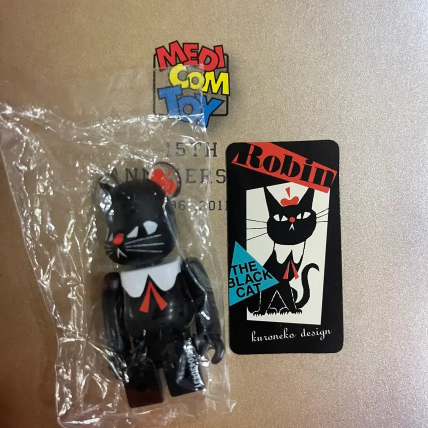 [BUNJANG] Bearbrick Series 43 Artist Black Cat Robin / 베어브릭 43탄 아티스트 검은고양이 로빈