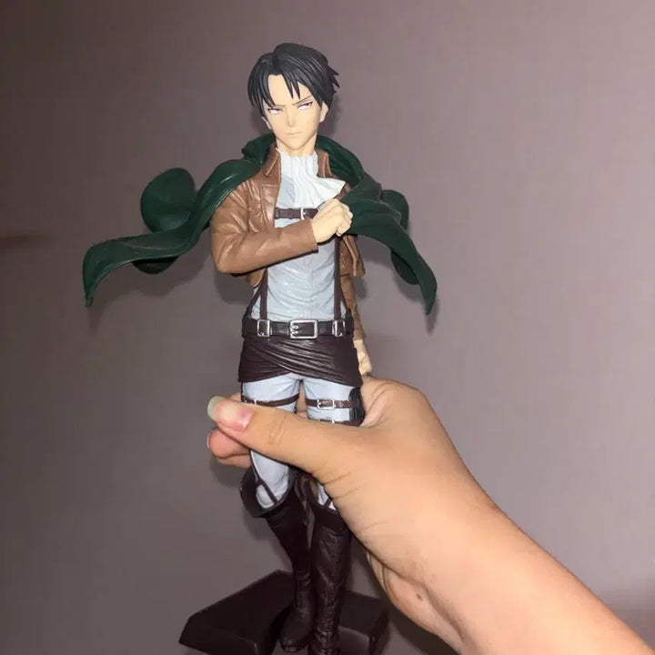 [BUNJANG] Attack on Titan Levi Ackerman Figure / 진격거인 리바이 피규어