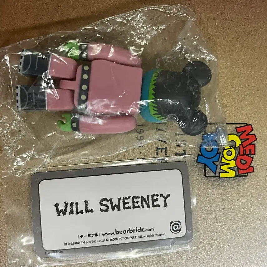 [BUNJANG] Bearbrick 38th Series Will Sweeney Secret Figure / 베어브릭 38탄 시크릿 윌 스위니