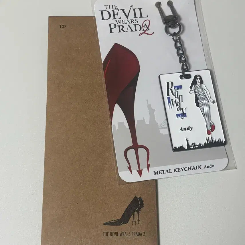 [BUNJANG] ANDY The Devil Wears Prada Metal Keychain + TTT Bundle Set (Sealed) / (미개봉) 악마는프라자를입는다2 앤디 키링 + ttt