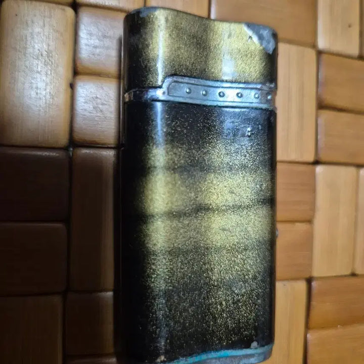 [BUNJANG] Vintage Gold Trim Lighter Black / 빈티지 라이터 금장 블랙