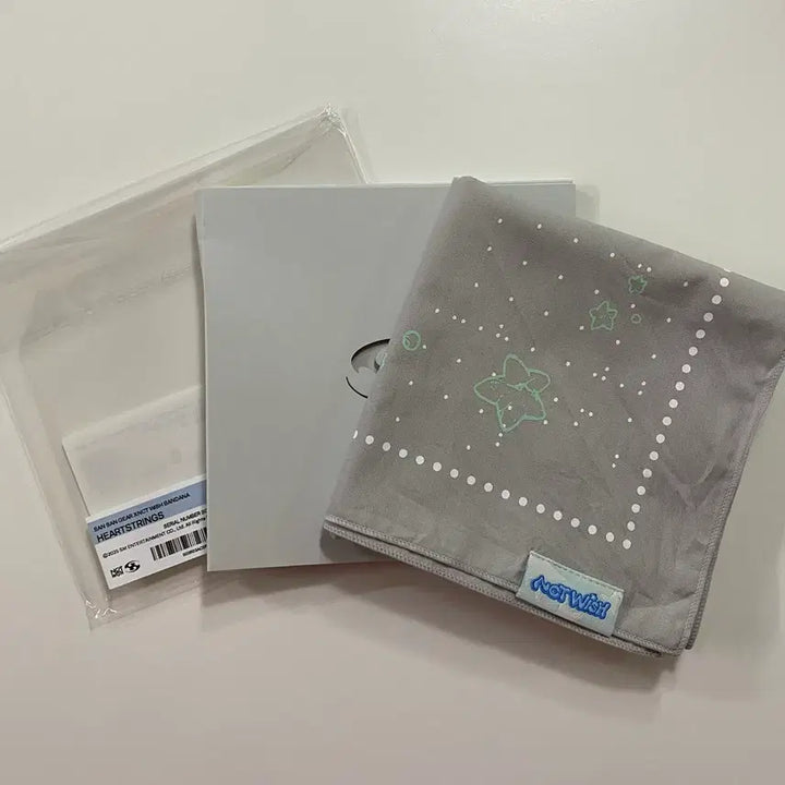 [BUNJANG] NCT WISH x SANSANGEAR Bandana Light Gray / [당일발송] 엔시티 위시 산산기어 반다나 라이트 그레이