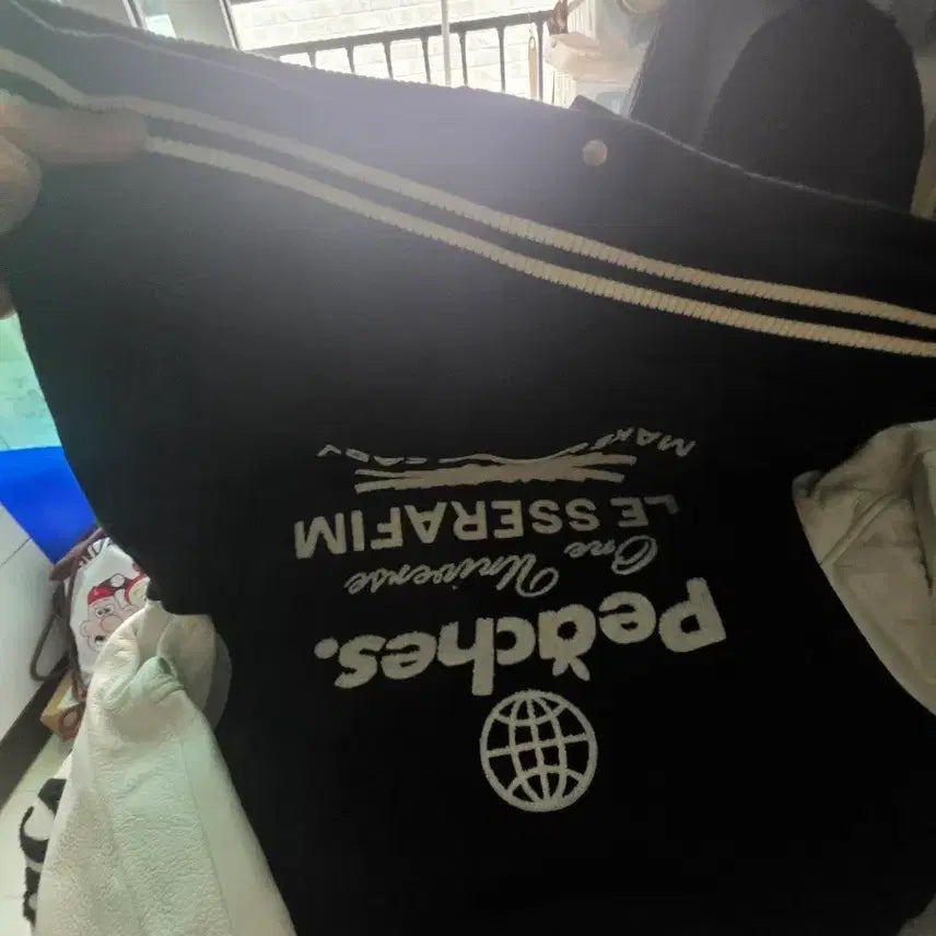 [BUNJANG] LE SSERAFIM Peaches Varsity Jacket XL / 르세라핌피치스바시티