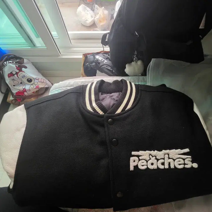 [BUNJANG] LE SSERAFIM Peaches Varsity Jacket XL / 르세라핌피치스바시티