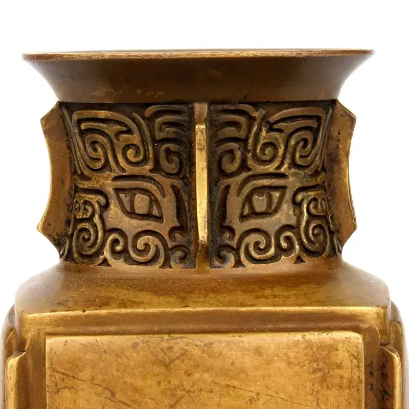 [BUNJANG] Brass Archaistic Ritual Bronze Vase / 황동괴면문사각향꽃병