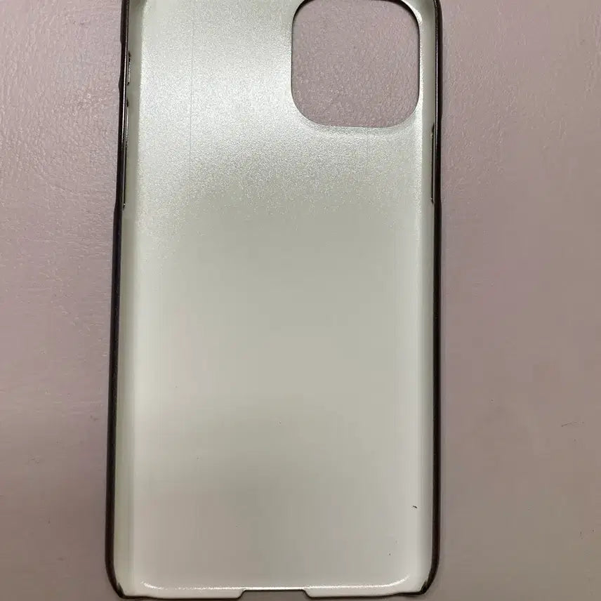 [BUNJANG] ATEEZ Seonghwa Signed Phone Case (iPhone 11 Pro) / 에이티즈 ATEEZ 성화 SH 친필싸인 폰케 양도