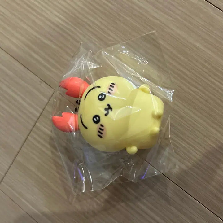 [BUNJANG] Chiikawa Usagi Soft Vinyl Crab Figure Gacha / 치이카와 우사기 소프비 꽃게 피규어 가챠 미사용 굿즈