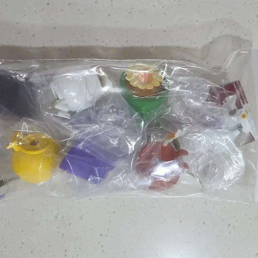 [BUNJANG] Vomiting Pot Gacha Set (6 Types) / 토하는 화분 가챠 6종 세트