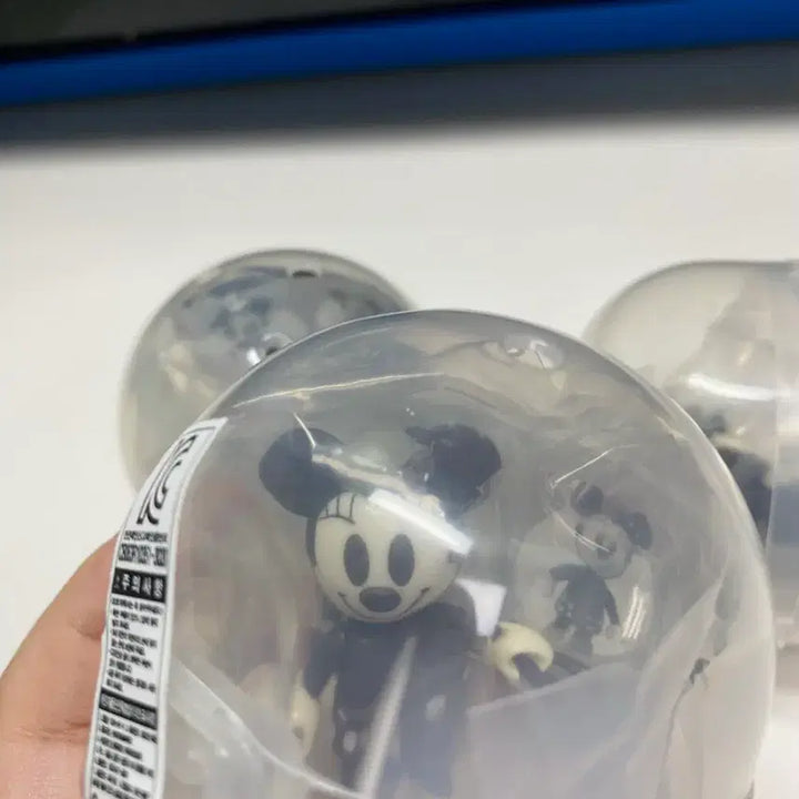 [BUNJANG] Monochrome Mickey Mouse Building Block Figure (Sealed) / 흑백 미니마우스 가챠 피규어 미개봉품 판매합니다!