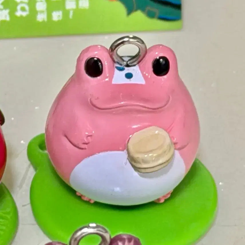 [BUNJANG] Retro Frog Leaf Keyring / 고전 프로그스타일 온천 핑크 개구리 잎사귀 키링