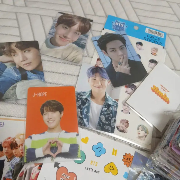 [BUNJANG] BTS Bundle Set Official and Unofficial Goods / 방탄소년단 BTS 비공굿과 공굿 일괄 판매합니다!