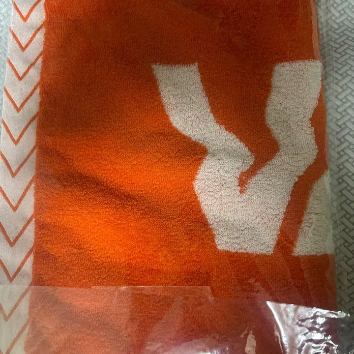 [BUNJANG] Vaundy Orange x White Towel / 바운디 vaundy 오렌지x흰색 타월 팝니다